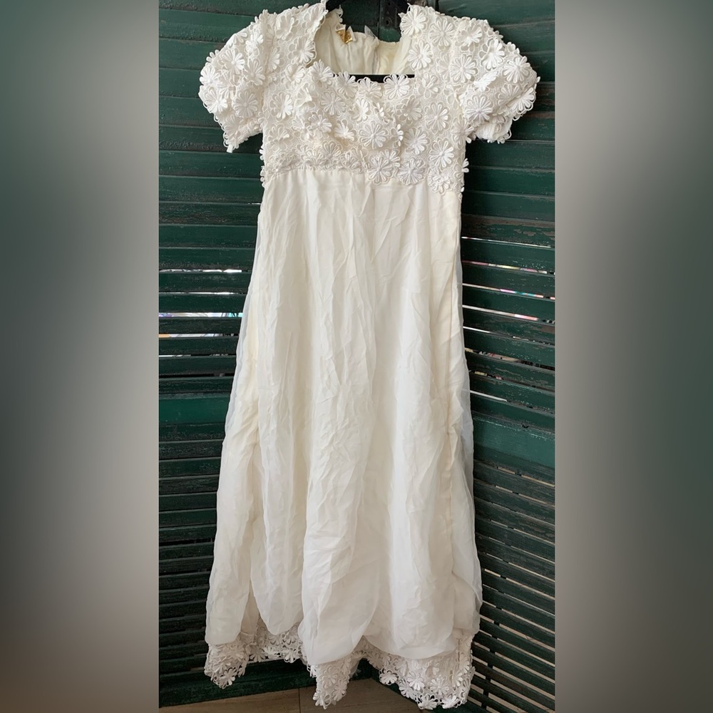 Vintage Wedding Dress- 1960s Alfred Angelo designed by Edythe Vincent 27”W 36”H